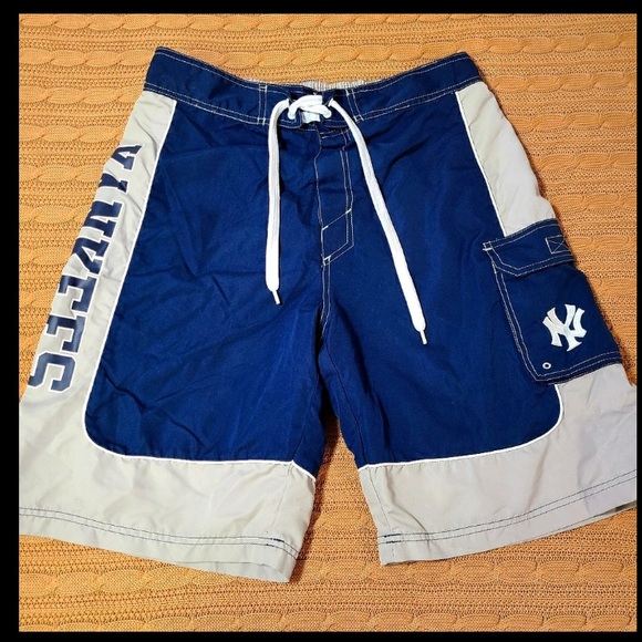 NY Yankees HOST PICK Athletic shorts - Picture 3 of 6